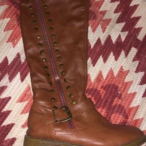 brown riding boots